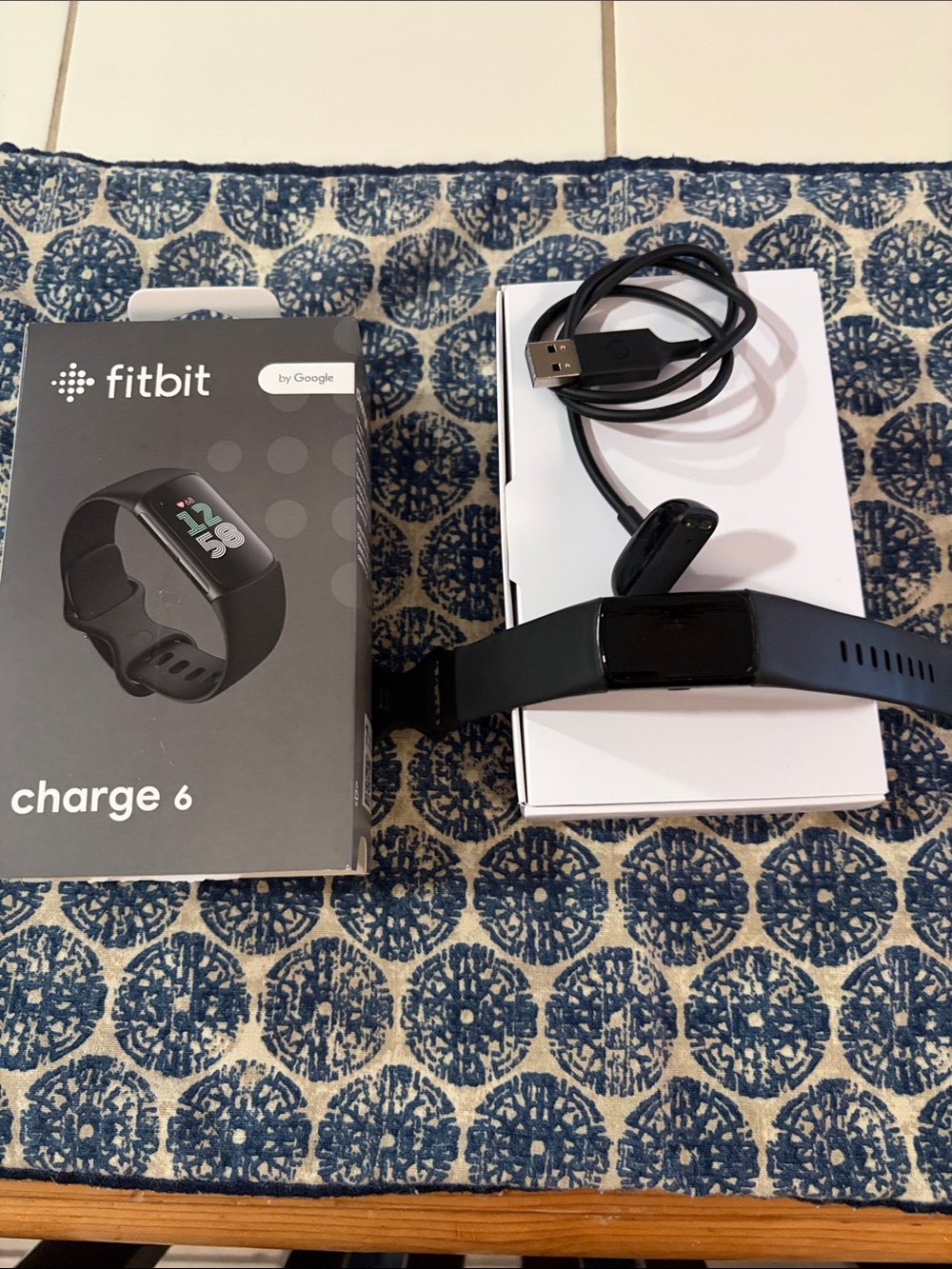 fitbit Charge 6 Tracker - Black